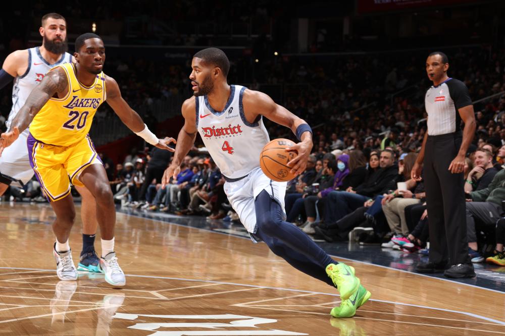 射威胁在球 射威胁在球